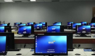 电脑怎么用耳机听声音 电脑用耳机听歌