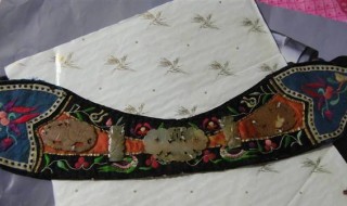 额头上带的饰品叫什么? 其实是古代的一种装饰