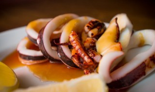 白灼鱿鱼做法 白灼鱿鱼的制作方法