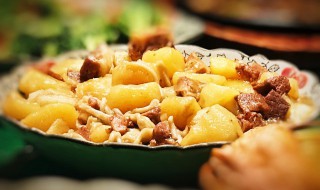 肋排烧土豆的做法 肋排烧土豆怎么做