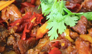 香辣炒羊腿肉如何做 制作香辣炒羊腿肉的方法