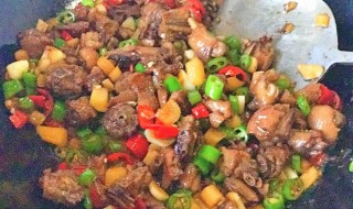 地锅炖鹅的做法大全 地锅炖鹅怎么做大全