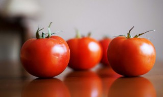 西红柿小白菜豆腐汤怎么做 西红柿小白菜豆腐汤的烹饪方法