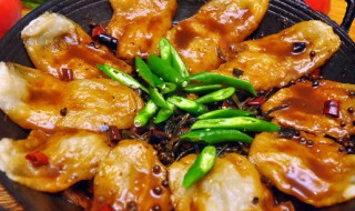 地锅炖鸡的做法 地锅炖鸡的烹饪方法