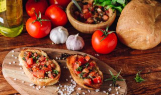 土豆番茄蛋饼如何做 西红柿土豆鸡蛋饼的做法