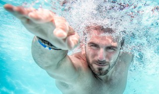 冬天适合冬泳嘛 冬天是否适合冬泳的解析