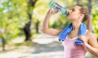 什么材质的塑料杯子可以装开水 可以装开水的塑料杯子材质介绍