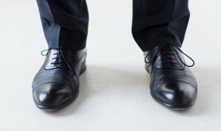 皮鞋蹭了皮的补救办法 皮鞋蹭掉皮之后需要怎么补救