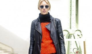 绵羊皮衣裂纹怎么处理（绵羊皮皮衣裂了）