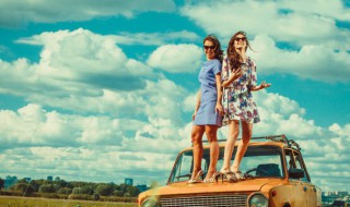 适合旅游配朋友圈文案（适合旅游配朋友圈文案英文）