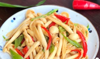 双椒炒菇丝如何做 青椒炒双菇的做法