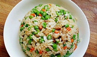 豇豆蛋炒饭如何做 豇豆炒饭怎么做好吃