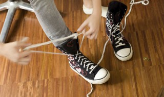 刷鞋步骤及方法（刷鞋的方法是怎么用的）