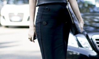 包裙不往上跑的小妙招（如何防止裙子往上跑）