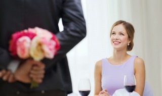 情人节送啥礼物好（情人节送什么好礼物）