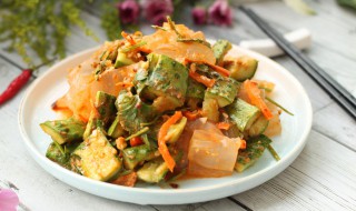 豆瓣酱拌黄瓜步骤(豆瓣酱蘸黄瓜)