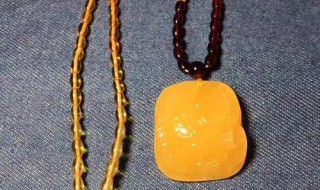 琥珀蜜蜡佩戴注意事项（蜜蜡如何佩戴）