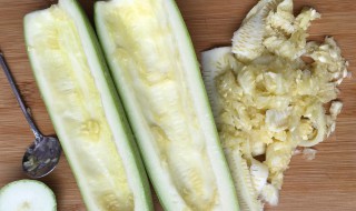 西葫芦中间的心挖不挖 炒西葫芦用挖里面的心吗