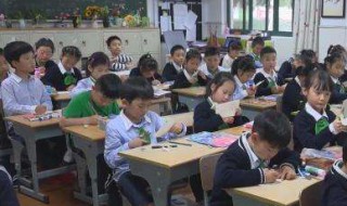 在水一方表达了什么意思（在水一方表达了什么意思,为什么会有这种感觉）