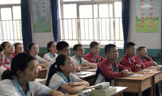 在水一方出自诗经哪一篇（在水一方出自诗经哪一篇怎么读）