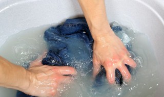 衣服油漆怎么洗掉 衣服油漆怎样洗掉