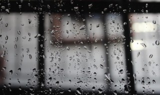 冬天窗户玻璃有水怎么解决 冬季玻璃窗有水怎么办