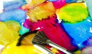 衣服上水粉颜料干了怎么洗 衣服上水粉颜料干了清洗方法