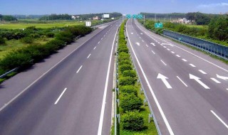 高速公路不带身份证可以吗 除此之外在高速路上行驶要注意什么