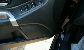 沃尔沃换完电瓶音响不响了 沃尔沃换了电瓶音响没声音了怎么回事