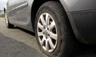 汽车轮胎压过的白衣服怎么能清洗干净 清洗方法介绍