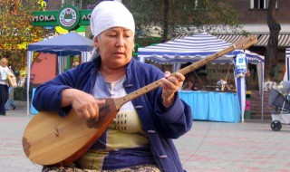 冬不拉是哪个少数民族的? 来了解一下这个乐器