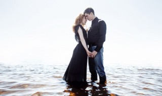 祝爱情美满的四字成语 感情祝福的成语四字