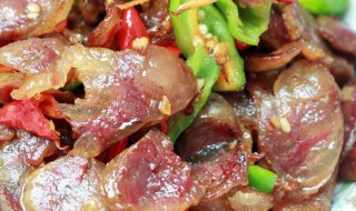 贵州腊肠炒什么菜好吃 四川腊肠炒什么菜好吃