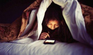 孩子总是玩手机怎么办（孩子总是玩手机怎么办家长如何做）