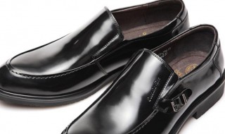 皮鞋有点顶脚怎么办（皮鞋有点顶脚怎么办呢）