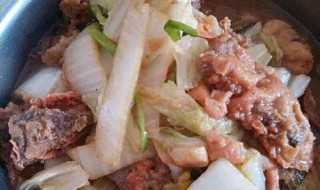 羊肉酥肉烩白菜怎么做（白菜烩羊肉的做法）