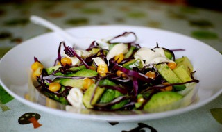 牛油果沙拉怎么做好吃 牛油果沙拉怎么做好吃窍门