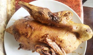 斩卤鸭的技巧 砍卤鸭子步骤图片