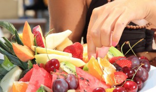 孕妇水果蔬菜沙拉怎么做 孕妇水果蔬菜沙拉怎么做好吃