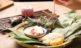 做粽子的步骤 用稻草灰水做粽子的步骤