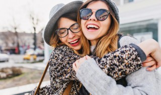 浪漫文艺友情的句子（浪漫文艺友情的句子简短）