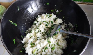 米饭炒韭菜如何做 韭菜炒米饭的做法