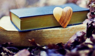 发朋友圈的文案简单（发朋友圈的文案简单快乐）