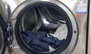 羽绒服能用洗衣机洗吗 羽绒服能用洗衣机洗吗?能甩吗?