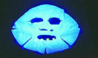 面膜怎么看有没有荧光剂（如何看面膜有没有荧光剂）