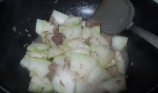 羊肉卷炒冬瓜的家常做法（羊肉卷炒冬瓜的家常做法视频）
