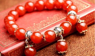 本命年适合佩戴什么 98年属虎女本命年适合佩戴什么