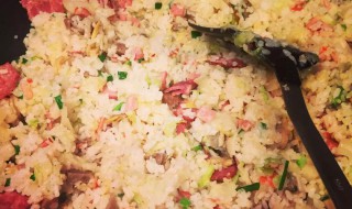 培根炒饭如何做（培根炒饭如何做好吃）