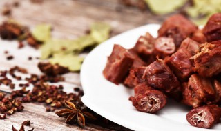 如何做麻辣鸭脖 怎样做辣鸭脖