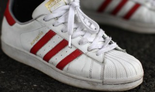 小白鞋用什么方法去黄（小白鞋用什么方法去黄色）